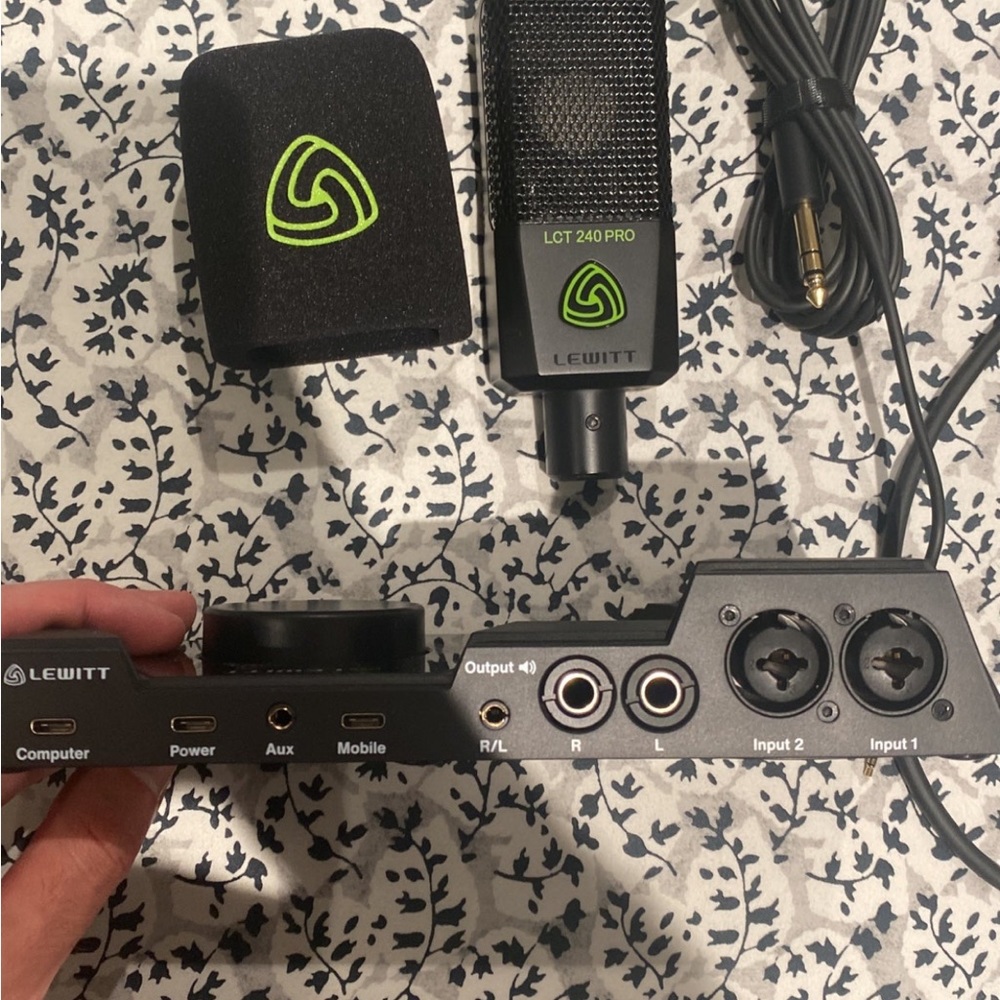 Lewitt 240 pro with interface (connect 6)